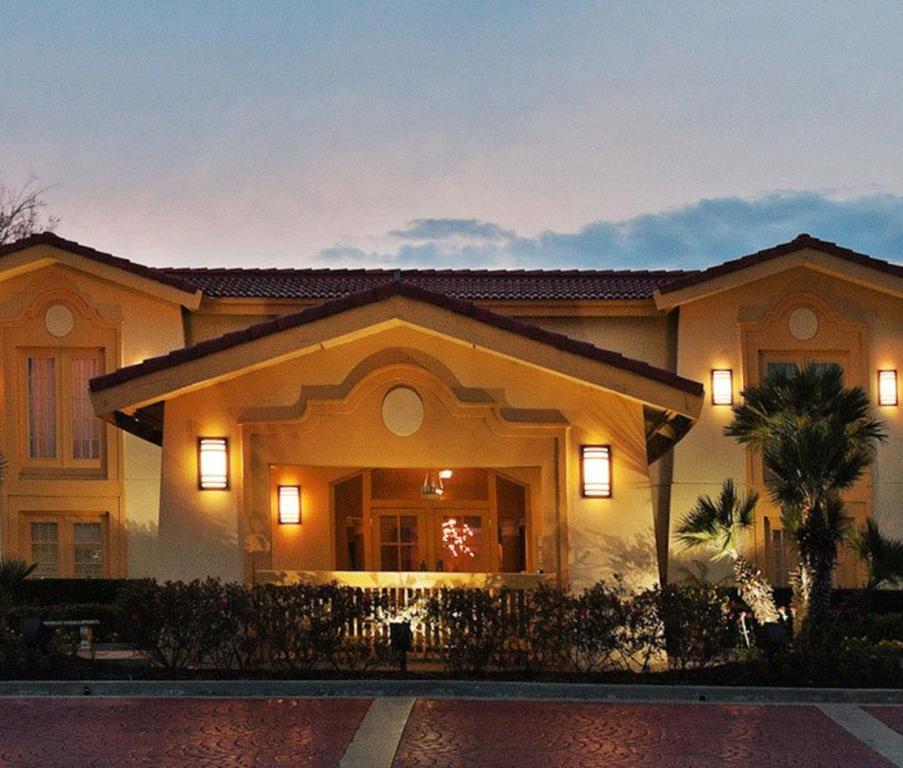 Motel 6 德克萨斯城 外观 照片