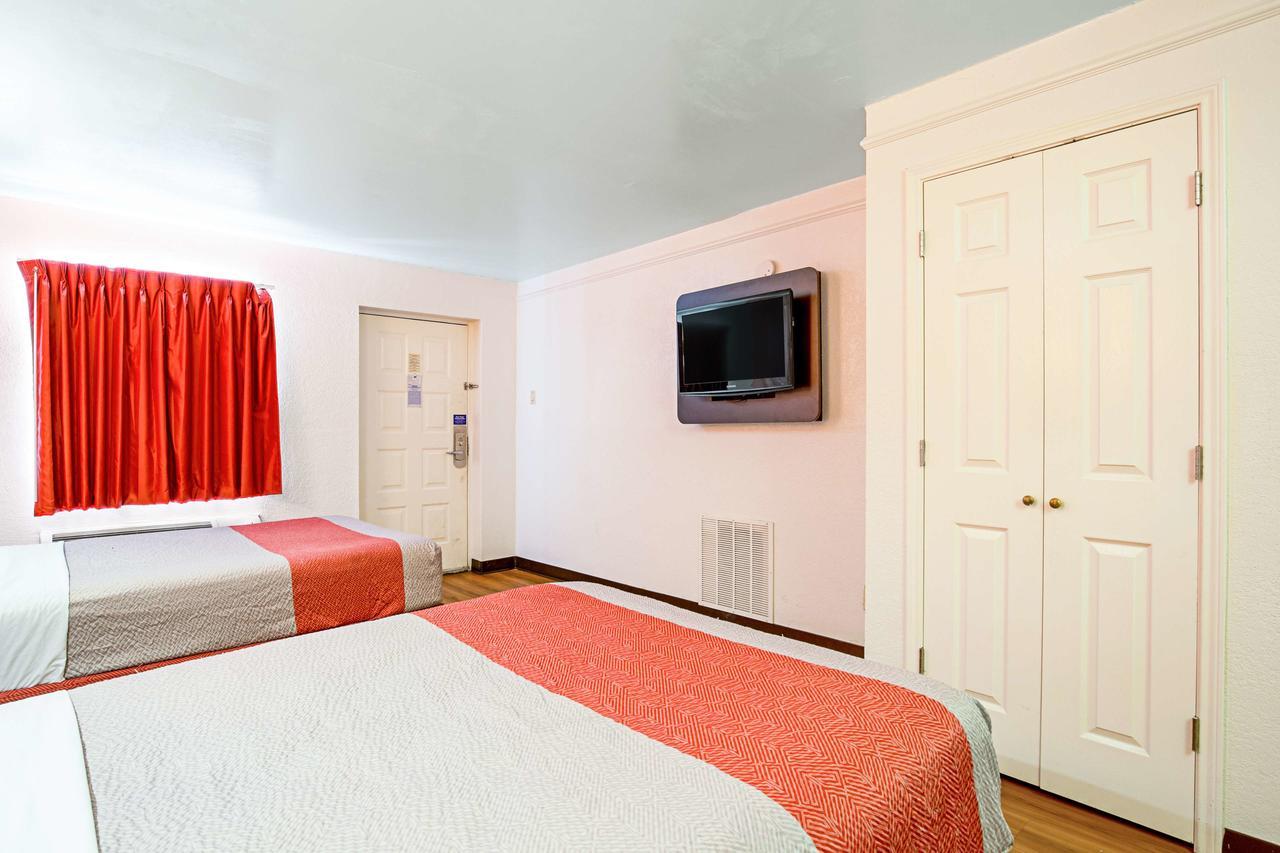 Motel 6 德克萨斯城 外观 照片