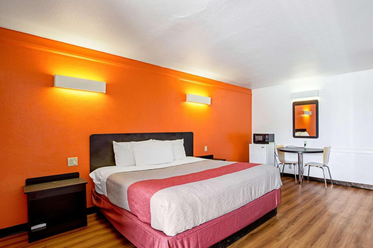 Motel 6 德克萨斯城 外观 照片